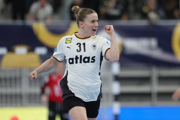 Deutschland - Slowenien, Handball-EM-Qualifikation der Frauen Alexia Hauf (Deutschland, 31). Handball-EM-Qualifikationsspiel der Frauen zwischen Deutschland und Slowenien am 8. März im SNP dome Heidelberg., Heidelberg Baden-Württemberg Deutschland SNP dome