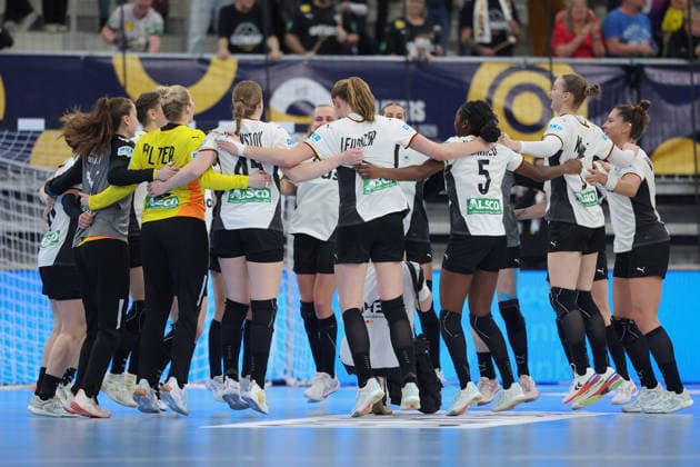 Deutschland - Slowenien, Handball-EM-Qualifikation der Frauen Mannschaftskreis des deutschen Teams. Handball-EM-Qualifikationsspiel der Frauen zwischen Deutschland und Slowenien am 8. März im SNP dome Heidelberg., Heidelberg Baden-Württemberg Deutschland SNP dome