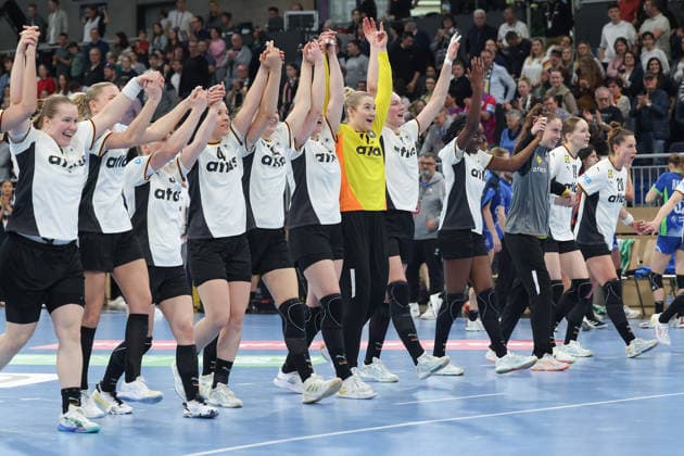 Deutschland - Slowenien, Handball-EM-Qualifikation der Frauen Jubel des deutschen Teams. Handball-EM-Qualifikationsspiel der Frauen zwischen Deutschland und Slowenien am 8. März im SNP dome Heidelberg., Heidelberg Baden-Württemberg Deutschland SNP dome