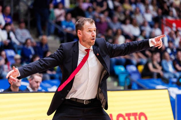 easycredit BBL, Frankfurt Skyliners - BMA365 Bamberg Baskets, 08.03.2026 Headcoach Anton Gavel (BMA365 Bamberg Baskets) an der Seitenlinie wild gestikulierend Spiel der easycredit BBL Frankfurt Skyliners - BMA365 Bamberg Baskets; am 23. Spieltag der Saison 25 26 in der Süwag Energie ARENA am 08.03.2026 Copyright: xBEAUTIFULxSPORTS Hahnex