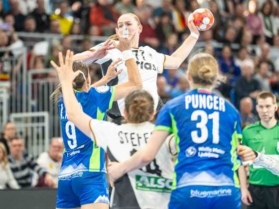 Viola Leuchter (Deutschland, 77) wirft aus dem Rueckraum, Deutschland vs. Slowenien, Handball, EM-Qualifikation, Frauen, Spielzeit 2025 2026, 08.03.2026, Deutschland vs. Slowenien, Handball, EM-Qualifikation, Frauen, Spielzeit 2025 2026, 08.03.2026 Heidelberg Copyright: xEibner-Pressefoto MichaelxSchmidx EP_MST