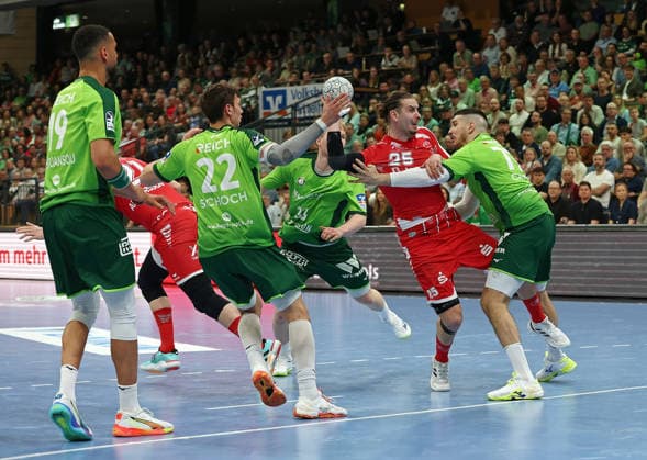 08.03.2026, xovx, Handball Daikin Handball Bundesliga, HSG Wetzlar - MT Melsungen v.l. Philipp Ahouansou (HSG Wetzlar), Jona Schoch (HSG Wetzlar), Georg Löwen (HSG Wetzlar), Olle Forsell Schefvert (MT Melsungen), Stefan Cavor (HSG Wetzlar) Wetzlar Buderus-Arena Hessen Deutschland (DE)