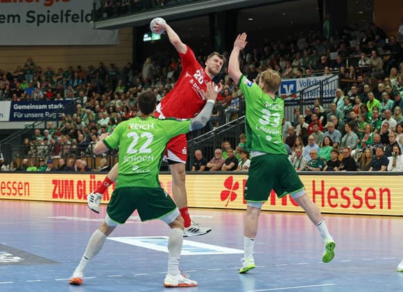 08.03.2026, xovx, Handball Daikin Handball Bundesliga, HSG Wetzlar - MT Melsungen v.l. Jona Schoch (HSG Wetzlar), Uladzislau Kulesh (MT Melsungen), Georg Löwen (HSG Wetzlar) Wetzlar Buderus-Arena Hessen Deutschland (DE)