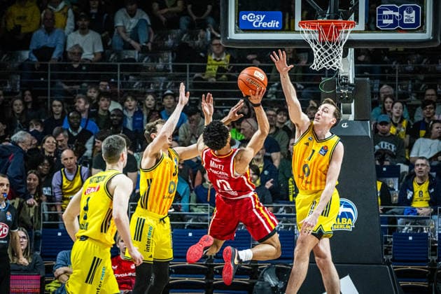 Basketball Berlin 08.03.2026 Saison 2025 2026 EasyCredit BBL 1. Bundesliga Männer, Herren Alba Berlin - Fitness First Würzburg Baskets Davion Mintz (Würzburg, No.10) Moses Wood (Alba Berlin, No.11)