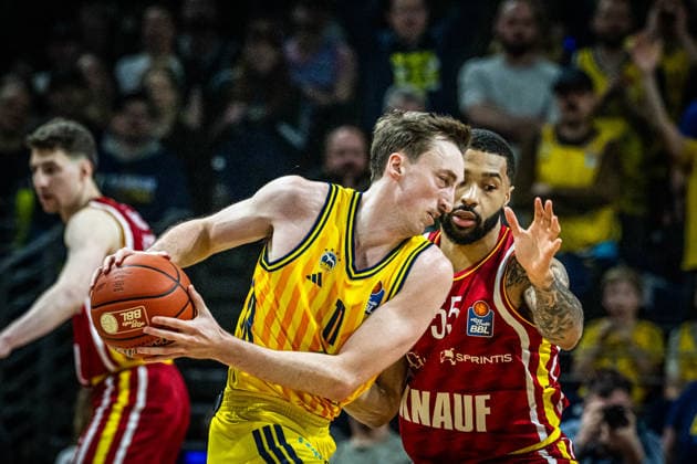 Basketball Berlin 08.03.2026 Saison 2025 2026 EasyCredit BBL 1. Bundesliga Männer, Herren Alba Berlin - Fitness First Würzburg Baskets Moses Wood (Alba Berlin, No.11) David Muenkat (Würzburg, No.55)
