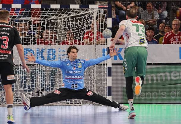 08.03.2026 - Handball - 1. Bundesliga DAIKIN HBL - Saison 2025 2026 - 24. Spieltag: HC Erlangen Metropolregion Nürnberg HCE - GWD Minden - DaMa - xdaxmax - Tin Herceg (99, HC Erlangen HCE ) Alexander Weck (73, GWD Minden )