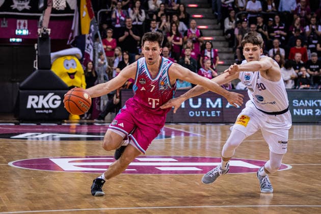 easyCredit Basketball Bundesliga, Telekom Baskets Bonn vs. Syntainics MBC, 08.03.2026 Grayson Murphy (Telekom Baskets Bonn 7) gegen Perttu Blomgren (Syntainics MBC 20) - easyCredit Basketball Bundesliga, Telekom Baskets Bonn vs. Syntainics MBC, 08.03.2026, Telekom Dome Bonn Copyright: xBEAUTIFULxSPORTS Derixx