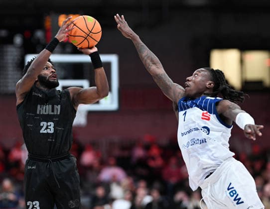 08.03.2026, xophax, Köln , Cologne , Motorworld Basketball Pro A. Rheinstars gegen VFL Bochum Michel Jordan Miller ( Rheinstars ) , links Antonio Deshon Williams , rechts ( Bochum ) Köln