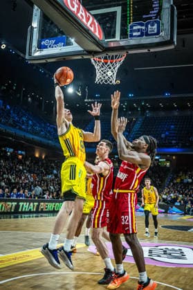 Basketball Berlin 08.03.2026 Saison 2025 2026 EasyCredit BBL 1. Bundesliga Männer, Herren Alba Berlin - Fitness First Würzburg Baskets Justin Bean (Alba Berlin, No.34) Charles Thompson (Würzburg, No.32)