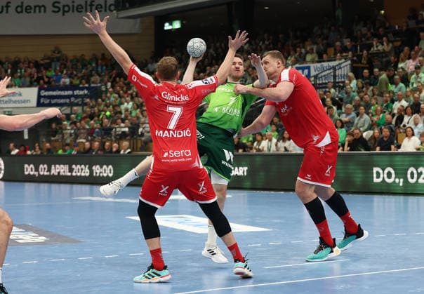 08.03.2026, xovx, Handball Daikin Handball Bundesliga, HSG Wetzlar - MT Melsungen v.l. David Mandic (MT Melsungen), Dominik Mappes (HSG Wetzlar), Dainis Kristopans (MT Melsungen) Wetzlar Buderus-Arena Hessen Deutschland (DE)