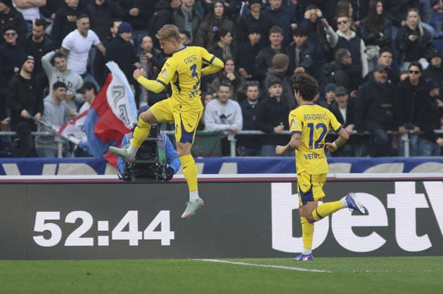 CALCIO - Serie A - Bologna FC vs Hellas Verona FC Martin Frese of Hellas Verona FC celebrates with team mate during Bologna FC vs Hellas Verona, 28Â° Serie A Enilive 2025-26 game at Renato Dall Ara stadium in Bologna (BO), Italy, on March 08, 2026. Bologna Italy  Copyright: xIPAxSport ABACAx