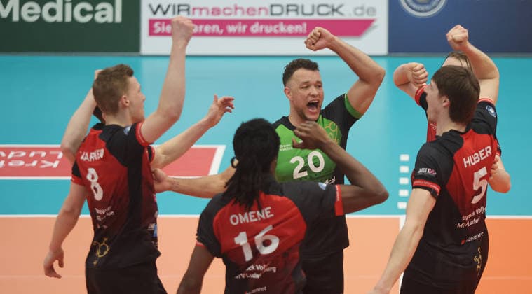 Ludwigsburg , 1. Bundesliga Volleyball Barock Volleys MTV Ludwigsburg vs. SWD powervolleys Düren , Jubel Ludwigsburg , mitte: Jeffrey Klok