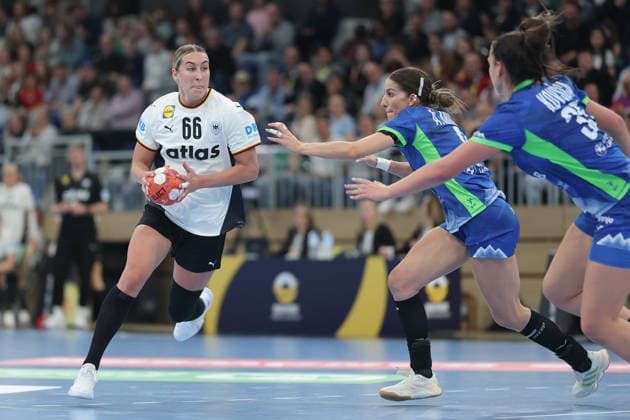 Deutschland - Slowenien, Handball-EM-Qualifikation der Frauen Dana Bleckmann (Deutschland, 66). Handball-EM-Qualifikationsspiel der Frauen zwischen Deutschland und Slowenien am 8. März im SNP dome Heidelberg., Heidelberg Baden-Württemberg Deutschland SNP dome