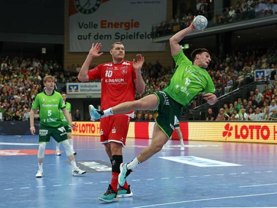 08.03.2026, xovx, Handball Daikin Handball Bundesliga, HSG Wetzlar - MT Melsungen v.l. Tristan Kirschner (HSG Wetzlar), Dainis Kristopans (MT Melsungen), Josip Simic (HSG Wetzlar) Wetzlar Buderus-Arena Hessen Deutschland (DE)