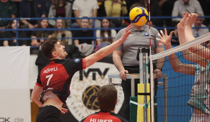 Ludwigsburg , 1. Bundesliga Volleyball Barock Volleys MTV Ludwigsburg vs. SWD powervolleys Düren , Tim Köpfli ( Ludwigsburg )