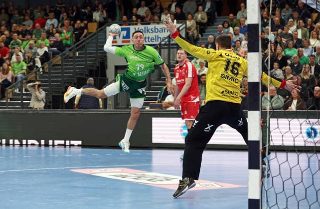 08.03.2026, xovx, Handball Daikin Handball Bundesliga, HSG Wetzlar - MT Melsungen v.l. Ahmet Nafea (HSG Wetzlar), Dainis Kristopans (MT Melsungen), Nebojsa Simic (MT Melsungen) Wetzlar Buderus-Arena Hessen Deutschland (DE)