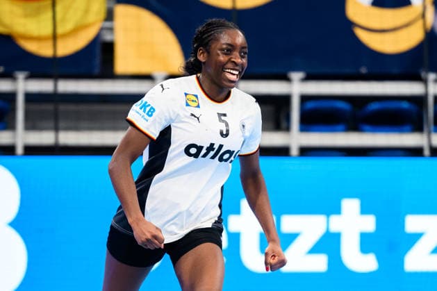 Handball, Frauen: EM-Qualifikation, Deutschland - Slowenien, 2. Runde, Gruppe 3, Farrelle Njinkeu (Deutschland) Jubel Freude Emotion Torjubel Torschuetze Torschütze Heidelberg SNP Dome Baden-Württemberg Deutschland