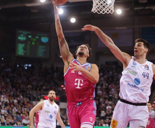 Michael Kessens Telekom Baskets Bonn vs. SYNTAINICS MBC 23. Speiltag - Saison 2025 26