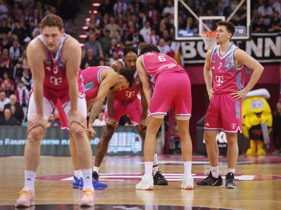 Huddle Telekom Baskets Bonn vs. SYNTAINICS MBC 23. Speiltag - Saison 2025 26