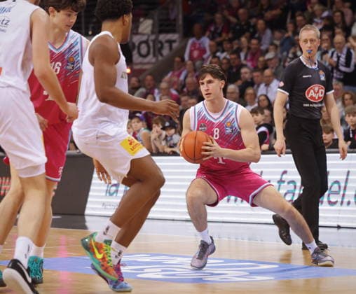Kenan Reinhart Telekom Baskets Bonn vs. SYNTAINICS MBC 23. Speiltag - Saison 2025 26