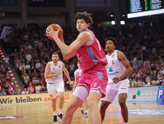 Benjamin Sadikovic Telekom Baskets Bonn vs. SYNTAINICS MBC 23. Speiltag - Saison 2025 26