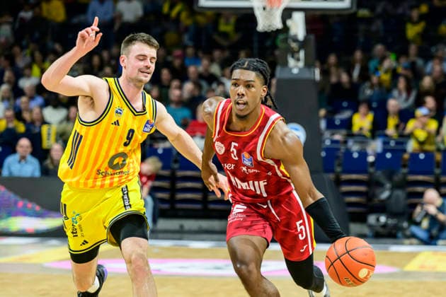 GER, Berlin, basketball, Alba Berlin vs Fitness First Wuerzburg Baskets, at the Max-Schmeling-Halle , BBL, pictured from left: Jonas Mattisseck (Alba 09), Marcus Carr (Wuerzburg 05), Action, duels, fighting for the ball, March 8, 2026 Copyright: HMBxMedia UwexKoch