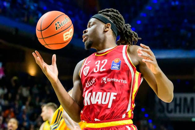 GER, Berlin, basketball, Alba Berlin vs Fitness First Wuerzburg Baskets, at the Max-Schmeling-Halle , BBL, pictured from left: Charles Thompson (Wuerzburg 32), March 8, 2026 Copyright: HMBxMedia UwexKoch