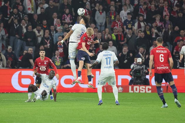 FOOTBALL : LOSC Lille vs FC Lorient - Ligue 1 J25 - 08 03 2026 Duel Noah CADIOU (FC Lorient) et Hakon HARALDSSON (LOSC Lille) lors du match LOSC Lille vs FC Lorient, Ligue 1 J25, Decathlon Arena stade Pierre Mauroy, le 8 mars 2026 - photo Laurent Sanson PsnewZ  Copyright: xLaurentxSANSONx xPsnewZx
