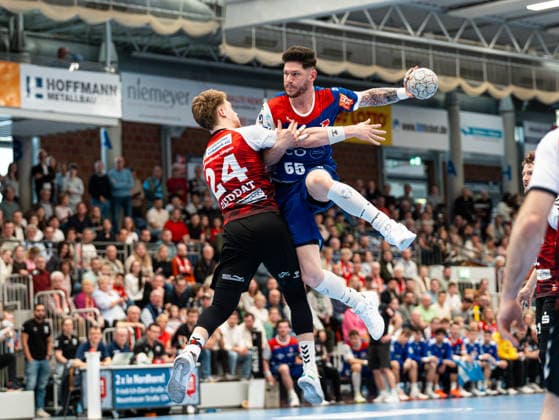 Csaba Leimeter (HBW Balingen-Weilstetten, 55) beim Torwurf gegen Elias Ruddatt (HSG Nordhorn Lingen, 24) HSG Nordhorn-Lingen vs. HBW Balingen-Weilstetten , Handball, 2. Bundesliga, 23. Spieltag, Saison 2025 2026, 08.03.2026 HSG Nordhorn-Lingen vs. HBW Balingen-Weilstetten , Handball, 2. Bundesliga, 23. Spieltag, Saison 2025 2026, 08.03.2026 Nordhorn Copyright: xEibner-Pressefoto DamianxKruczynx EP_DKI