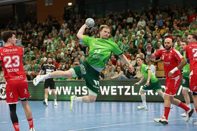 08.03.2026, xovx, Handball Daikin Handball Bundesliga, HSG Wetzlar - MT Melsungen v.l. Marti Soler (MT Melsungen), Georg Löwen (HSG Wetzlar), Justin Müller (HSG Wetzlar), Adrian Sipos (MT Melsungen), Olle Forsell Schefvert (MT Melsungen) Wetzlar Buderus-Arena Hessen Deutschland (DE)