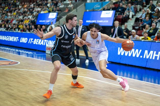 Niklas Wimberg (Veolia Towers Hamburg, 17), Lenny Anigbata (MHP RIESEN Ludwigsburg, 12), GER, MHP Riesen vs. Veolia Towers Hamburg, Basketball Bundesliga, easycredit BBL, 23. Spieltag, Spielzeit 2025 2026, 08.03.2026, GER, MHP Riesen vs. Veolia Towers Hamburg, Basketball Bundesliga, easycredit BBL, 23. Spieltag, Spielzeit 2025 2026, 08.03.2026 Ludwigsburg Copyright: xEibner-Pressefoto SaschaxWaltherx EP_EER