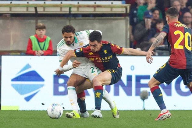 Genoa™s Patrizio Masini fights for the ball with Roma™s Devyne Rensch during the Serie A soccer match between Genoa and Roma at the Luigi Ferraris Stadium in Genoa, Italy - Sunday, March 08, 2026. - Soccer .  Copyright: xTanoxPecoraro LaPressex