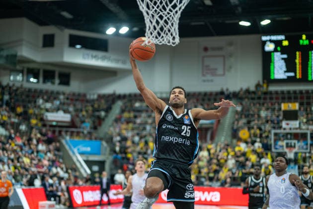 Kenneth Ogbe (Veolia Towers Hamburg, 25), GER, MHP Riesen vs. Veolia Towers Hamburg, Basketball Bundesliga, easycredit BBL, 23. Spieltag, Spielzeit 2025 2026, 08.03.2026, GER, MHP Riesen vs. Veolia Towers Hamburg, Basketball Bundesliga, easycredit BBL, 23. Spieltag, Spielzeit 2025 2026, 08.03.2026 Ludwigsburg Copyright: xEibner-Pressefoto SaschaxWaltherx EP_EER