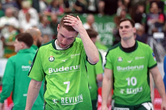 08.03.2026, xovx, Handball Daikin Handball Bundesliga, HSG Wetzlar - MT Melsungen Dominik Mappes (HSG Wetzlar) und Josip Simic (HSG Wetzlar) enttäuscht, enttäuscht schauend nach der Niederlage gegen die MT Melsungen. Wetzlar Buderus-Arena Hessen Deutschland (DE)
