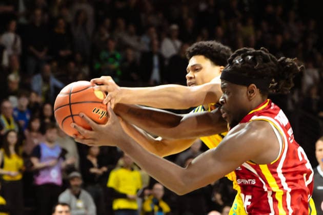08.03.2026, xlakx, Basketball easyCredit BBL Bundesliga, Alba Berlin - Fitness First Würzburg Baskets v.l. Jack Kayil (Alba Berlin), Charles Thompson (Würzburg Baskets) Zweikampf, Duell, Kampf, tackle Berlin