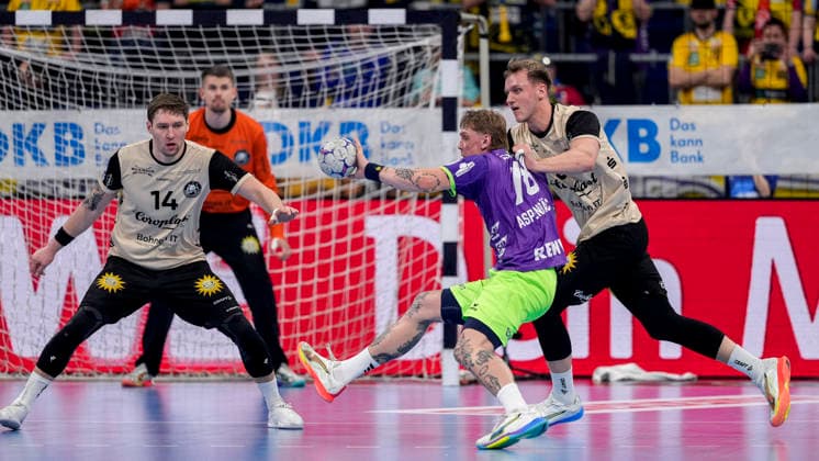 v.li.: Gerdas Babarskas (BHC, 14), Edwin Aspenbäck (RNL, 78), Nico Schöttle (BHC, 8), Zweikampf, Spielszene, Duell, duel, tackle, tackling, Dynamik, Action, Aktion, 08.03.2026, Mannheim (Deutschland), Handball, Bundesliga, Rhein-Neckar Löwen - Bergischer HC