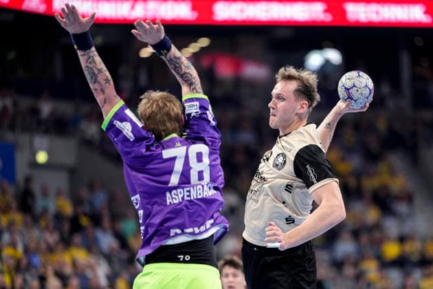 v.li.: Edwin Aspenbäck (RNL, 78), Nico Schöttle (BHC, 8), beim Sprungwurf, Wurf, Torwurf, Action, Aktion, Spielszene, 08.03.2026, Mannheim (Deutschland), Handball, Bundesliga, Rhein-Neckar Löwen - Bergischer HC