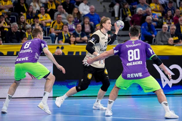 v.li.: Tim Nothdurft (RNL, 8), Kim Voss-Fels (BHC, 21), Jannik Kohlbacher (RNL, 80), Zweikampf, Spielszene, Duell, duel, tackle, tackling, Dynamik, Action, Aktion, 08.03.2026, Mannheim (Deutschland), Handball, Bundesliga, Rhein-Neckar Löwen - Bergischer HC