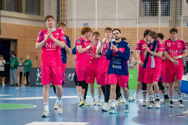Handball I Herren I Saison 2025-2026 I 2. Bundesliga I 23. Spieltag I HC Oppenweiler Backnang - TSV Bayer Dormagen I 08.03.2026 Dormagen feiert den Sieg, vorne Florian Boehnert (9, TSV Bayer Dormagen) und Peter Strosack (24, TSV Bayer Dormagen) Backnang Murrtal Arena Baden-Württemberg Deutschland Copyright: xLobeca MaxxPetershansx