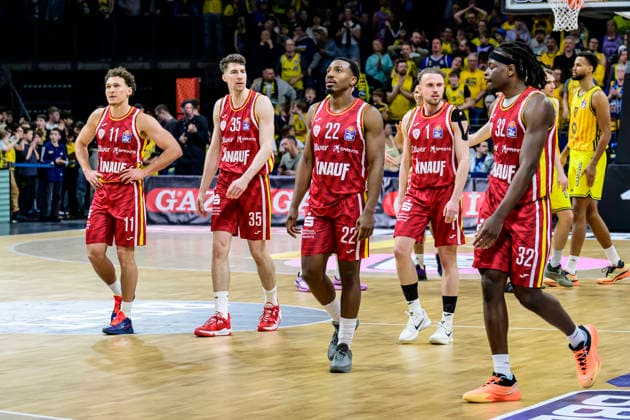 GER, Berlin, basketball, Alba Berlin vs Fitness First Wuerzburg Baskets, at the Max-Schmeling-Halle , BBL, pictured from left: Brae Ivey (Wuerzburg 11), Alen Pjanic (Wuerzburg 35), Johnathan Stove (Wuerzburg 22), Lukas Herzog (Wuerzburg 01), Charles Thompson (Wuerzburg 32), sad, depressed, angry, emotional, March 8, 2026 Copyright: HMBxMedia UwexKoch
