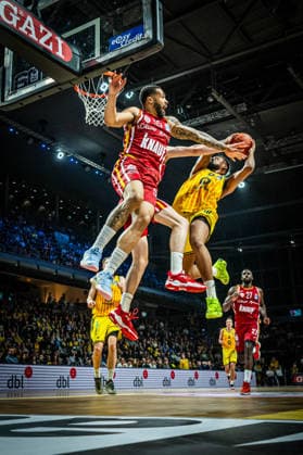 Basketball Berlin 08.03.2026 Saison 2025 2026 EasyCredit BBL 1. Bundesliga Männer, Herren Alba Berlin - Fitness First Würzburg Baskets J wan Roberts (Alba Berlin, No.13) David Muenkat (Würzburg, No.55) *** Basketball Berlin 08 03 2026 Season 2025 2026 EasyCredit BBL 1 Bundesliga Men, Men Alba Berlin Fitness First Würzburg Baskets J wan Roberts Alba Berlin, No 13 David Muenkat Würzburg, No 55