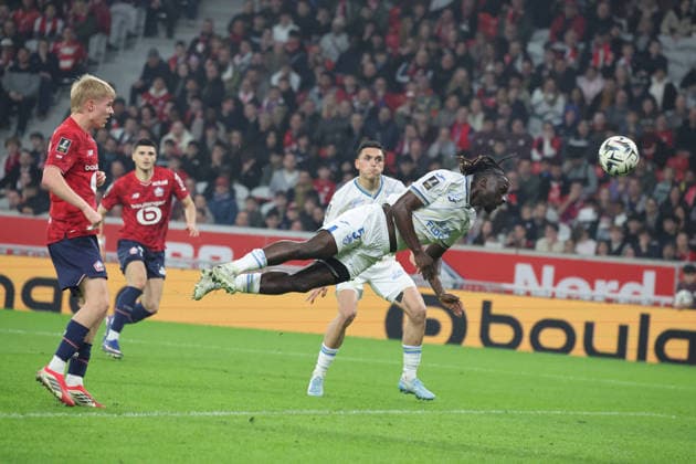 FOOTBALL : LOSC Lille vs FC Lorient - Ligue 1 J25 - 08 03 2026 Hakon HARALDSSON (LOSC Lille) et Bamo MEITE (FC Lorient) lors du match LOSC Lille vs FC Lorient, Ligue 1 J25, Decathlon Arena stade Pierre Mauroy, le 8 mars 2026 - photo Laurent Sanson PsnewZ  Copyright: xLaurentxSANSONx xPsnewZx
