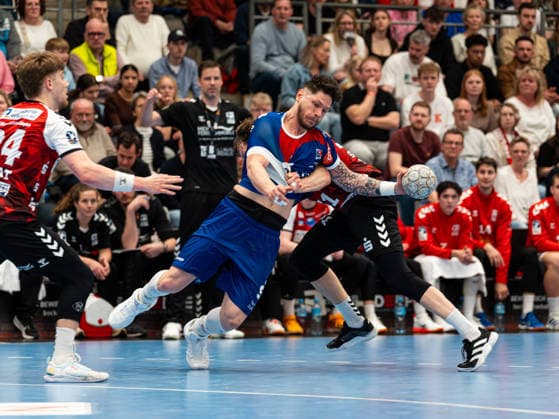 Csaba Leimeter (HBW Balingen-Weilstetten, 55) im Zweikampf gegen Luka Sokolic (HSG Nordhorn Lingen, 51) HSG Nordhorn-Lingen vs. HBW Balingen-Weilstetten , Handball, 2. Bundesliga, 23. Spieltag, Saison 2025 2026, 08.03.2026 HSG Nordhorn-Lingen vs. HBW Balingen-Weilstetten , Handball, 2. Bundesliga, 23. Spieltag, Saison 2025 2026, 08.03.2026 Nordhorn Copyright: xEibner-Pressefoto DamianxKruczynx EP_DKI