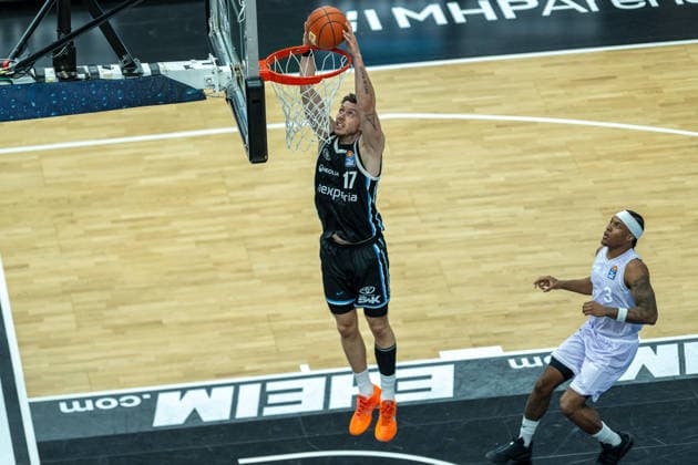 Niklas Wimberg (Veolia Towers Hamburg, 17), Stefan Smith (MHP RIESEN Ludwigsburg, 03), GER, MHP Riesen vs. Veolia Towers Hamburg, Basketball Bundesliga, easycredit BBL, 23. Spieltag, Spielzeit 2025 2026, 08.03.2026, GER, MHP Riesen vs. Veolia Towers Hamburg, Basketball Bundesliga, easycredit BBL, 23. Spieltag, Spielzeit 2025 2026, 08.03.2026 Ludwigsburg Copyright: xEibner-Pressefoto SaschaxWaltherx EP_EER