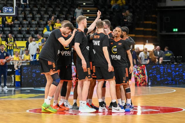 RASTA Vechta Teamkreis EWE Baskets Oldenburg vs. RASTA Vechta, easyCredit Basketball Bundesliga, 23. Spieltag, Saison 2025 2026, 08.03.2026, EWE Baskets Oldenburg vs. RASTA Vechta, easyCredit Basketball Bundesliga, 23. Spieltag, Saison 2025 2026, 08.03.2026 Oldenburg Copyright: xEibner-Pressefoto RobertxGertzenx EP_RGN
