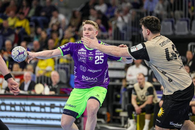08.03.2026, xhettx, Handball Daikin HBL, Rhein Neckar Loewen - Bergischer HC v.l. Haukur Thrastarson (Rhein-Neckar Löwen, 25) mit dem Pass (DFL DFB REGULATIONS PROHIBIT ANY USE OF PHOTOGRAPHS as IMAGE SEQUENCES and or QUASI-VIDEO)