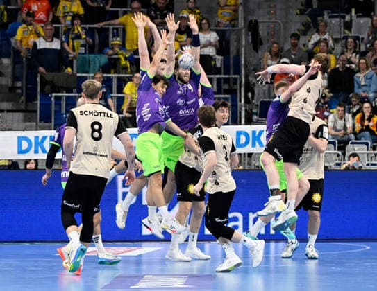 HBL-Handball-Bundesliga - Saison 2025 26 Mannheim SAP-Arena 08.03.2026 Rhein-Neckar-Löwen (rnl) - Bergischer HC (bhc) 28:25 Die Mauer der RNL hielt: Gino STEENAERTS (Rhein-Neckar-Löwen)m ,i, und Steven Plucnar JACOBSEN (Rhein-Neckar-Löwen) HBL-Handball-Bundesliga