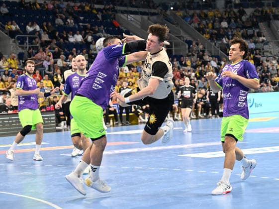 HBL-Handball-Bundesliga - Saison 2025 26 Mannheim SAP-Arena 08.03.2026 Rhein-Neckar-Löwen (rnl) - Bergischer HC (bhc) 28:25 Jannik KOHLBACHER (Rhein-Neckar-Löwen), lik - Sören STEINHAUS (bhc) HBL-Handball-Bundesliga