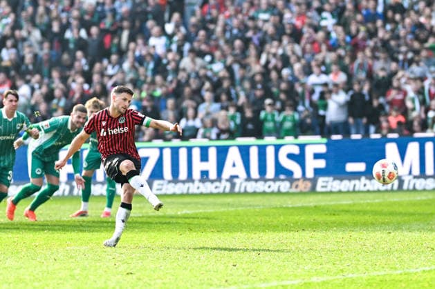 2. Bundesliga - Hannover 96 - SpVgg Greuther Fürth am 08.03.2026 in der HDI Arena in Hannover Enzo Leopold (Hannover)