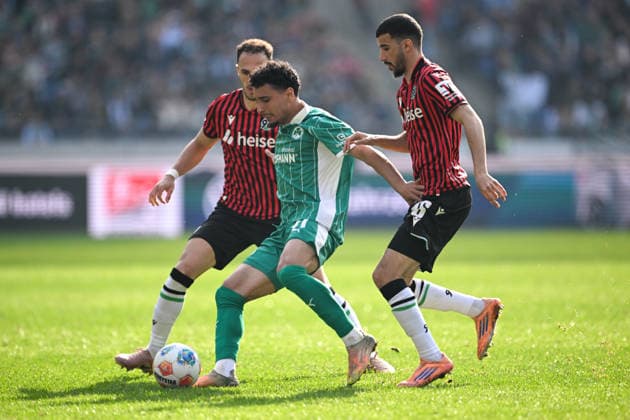 2. Bundesliga - Hannover 96 - SpVgg Greuther Fürth am 08.03.2026 in der HDI Arena in Hannover Torwart Silas Prüfrock Pruefrock (Fuerth) Enzo Leopold (Hannover)ä
